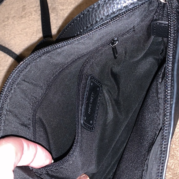 Nine West Leather crossbody purse. 10” in approximate length. Zipper closure. - Picture 7 of 7